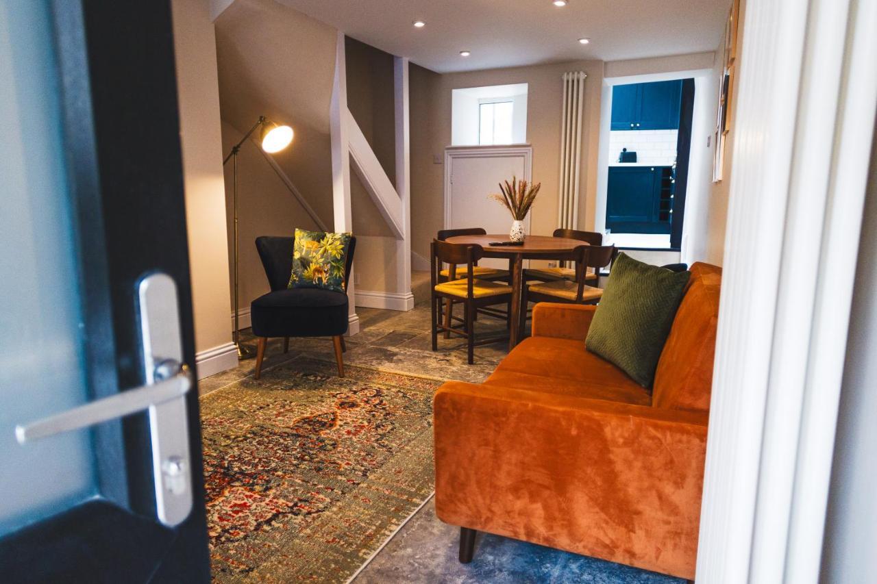 Cathys Cottage, Sun Trap Patio, Modern 3 Bed, Central, Parking Crewkerne Bagian luar foto