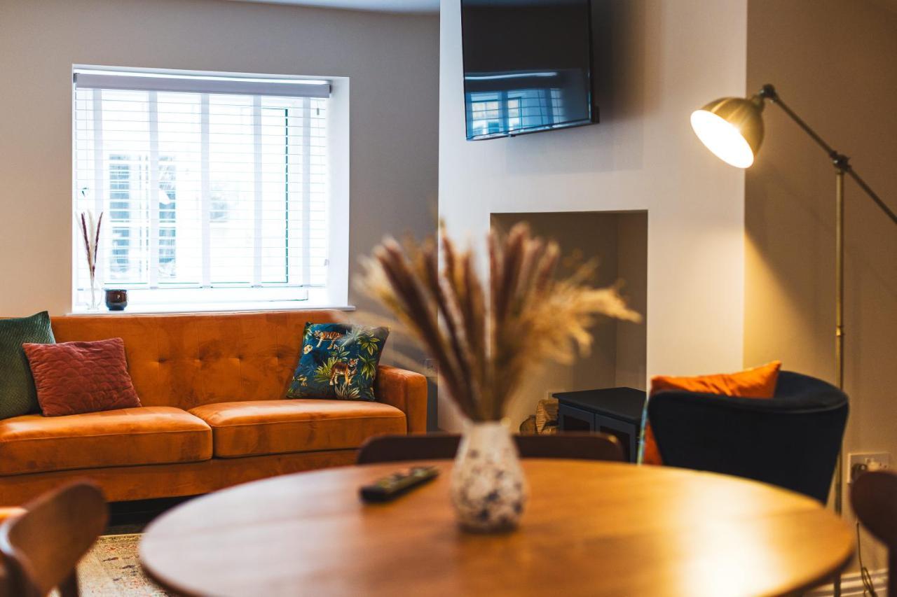 Cathys Cottage, Sun Trap Patio, Modern 3 Bed, Central, Parking Crewkerne Bagian luar foto