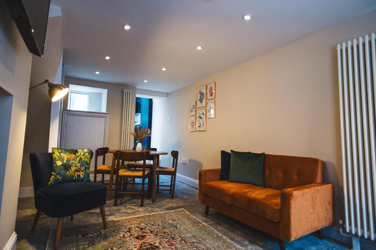 Cathys Cottage, Sun Trap Patio, Modern 3 Bed, Central, Parking Crewkerne Bagian luar foto